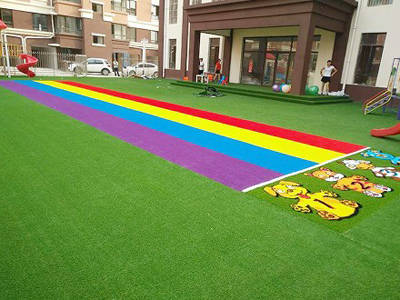 幼兒園草坪
